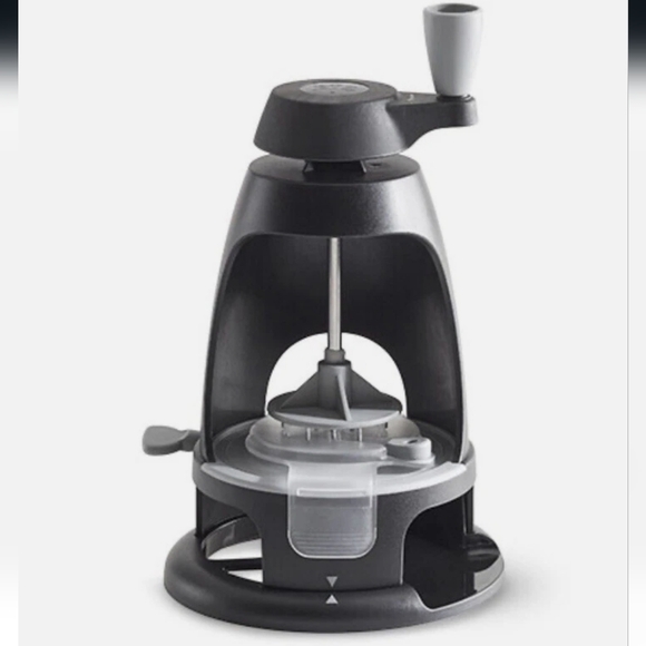 Pampered Chef Veggie Twil & Curl / Spiralizer - Picture 3 of 12